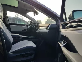 Volkswagen ID.6 CROZZ PURE +/+ Sunroof Full Electric Car 2022