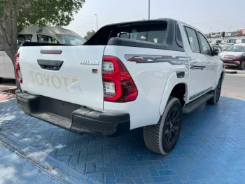 Toyota Hilux 4.0L V6 GR 2022 A/T Pickup Double Cup