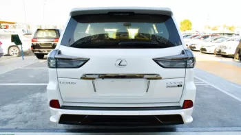 LEXUS LX 570 BLACK EDITION S 2021