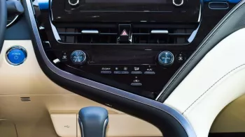 2022 Toyota Camry GLE 2.5 Hybrid