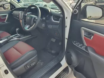 TOYOTA FORTUNER - 2020 RIGHT HAND DRIVE DIESEL