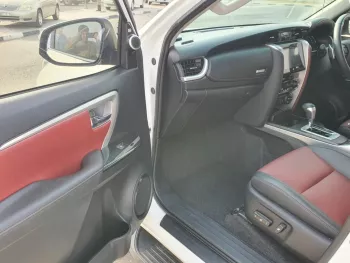 TOYOTA FORTUNER - 2020 RIGHT HAND DRIVE DIESEL