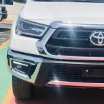 Hilux 2022 GCC spec full options petrol - Thumbnail 4