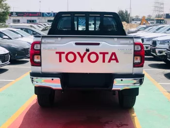Hilux 2022 GCC spec full options petrol