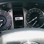 Hilux 2022 GCC spec full options petrol - Thumbnail 12