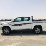 Hilux 2022 GCC spec full options petro automatic - Thumbnail 4