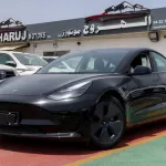 tesla model 3 - Thumbnail 1