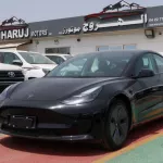 tesla model 3 - Thumbnail 3
