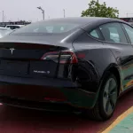 tesla model 3 - Thumbnail 7