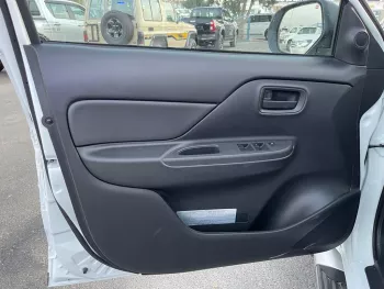 MITSUBISHI L200 DSL 4X4 DOUBLE CABIN 2022