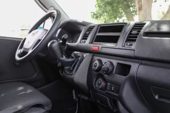 TOYOTA HIACE 2.5L STD ROOF 2023