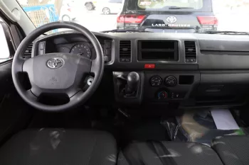TOYOTA HIACE 2.5L STD ROOF 2023