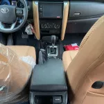 Toyota Fortuner 2.7L 4x4 AT (2022Model) - Thumbnail 4