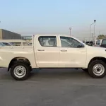 TOYOTA HILUX 2.4L DC 4X4 AT BASIC MY2022 - Thumbnail 4