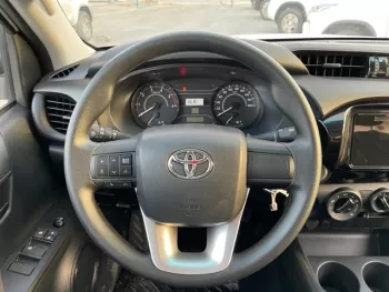 TOYOTA HILUX 2.4L DC 4X4 AT BASIC MY2022