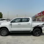 TOYOTA HILUX 2.4L AT PUSH START WITH CAMERA MY2022 - Thumbnail 7