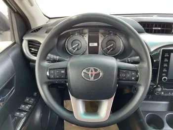 TOYOTA HILUX 2.4L AT PUSH START WITH CAMERA MY2022