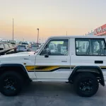 TOYOTA LAND CRUISER HARD TOP 4.0L PETROL 4X4 SUV MY2022 - Thumbnail 4