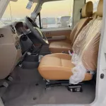 TOYOTA LAND CRUISER HARD TOP 4.0L PETROL 4X4 SUV MY2022 - Thumbnail 15