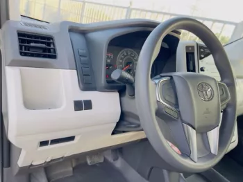 TOYOTA HIACE 3.5L GL AT