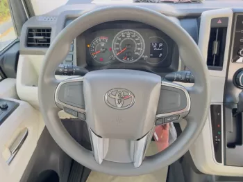 TOYOTA HIACE 3.5L GL AT