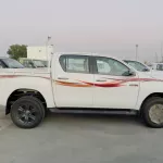 TOYOTA HILUX 2.4L DSL MID OPTION MT MY2022 - Thumbnail 4