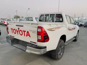 TOYOTA HILUX 2.4L DSL MID OPTION MT MY2022