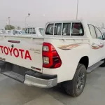 TOYOTA HILUX 2.4L DSL MID OPTION MT MY2022 - Thumbnail 5