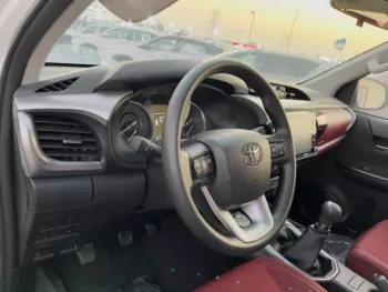TOYOTA HILUX 2.4L DSL MID OPTION MT MY2022
