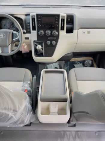 TOYOTA HIACE HIGH ROOF 3.5L MT MY2021