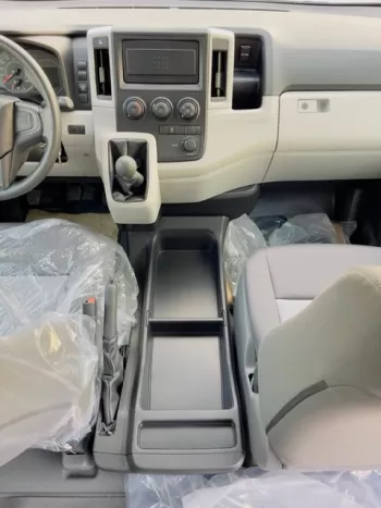 TOYOTA HIACE HIGH ROOF 2.8L MT MY2022