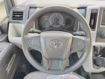 TOYOTA HIACE HIGH ROOF 2.8L MT MY2022