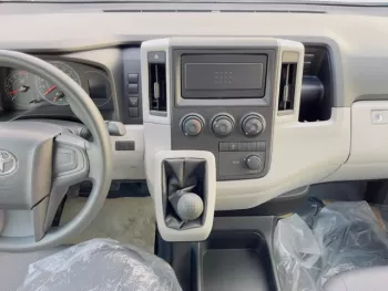 TOYOTA HIACE HIGH ROOF 2.8L MT MY2022