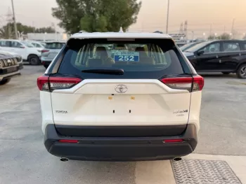 TOYOTA RAV4 2.5L 4WD WITH RADAR MY2022 FULL OPTION