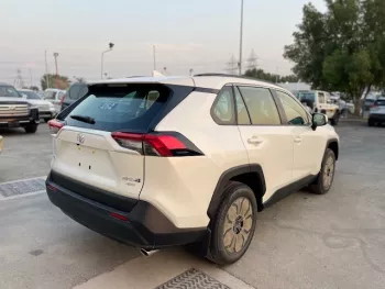 TOYOTA RAV4 2.5L 4WD WITH RADAR MY2022 FULL OPTION