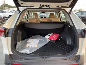 TOYOTA RAV4 2.5L 4WD WITH RADAR MY2022 FULL OPTION