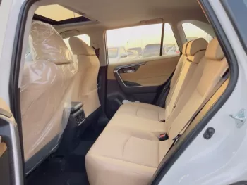 TOYOTA RAV4 2.5L 4WD WITH RADAR MY2022 FULL OPTION