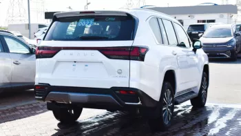 Lexus LX600 6Cyl 3.5L Twin Turbo 4WD 2022