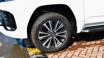 Lexus LX600 6Cyl 3.5L Twin Turbo 4WD 2022