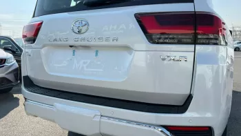 Toyota Land Cruiser VXR 3.5L 6Cyl 2022 4WD