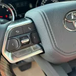 Toyota Land Cruiser VXR 3.5L 6Cyl 2022 4WD - Thumbnail 11