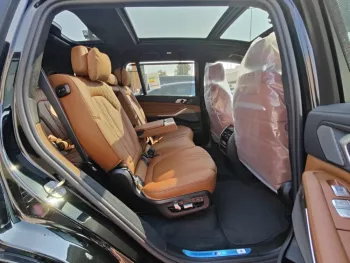 BMW X7 XDRIVE 40i M Sport 5 Years Warranty &amp; Service 2023 GCC