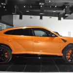 Lamborghini Urus PEARL CAPSULE EDITION - 2022 petrol automatic - Thumbnail 3
