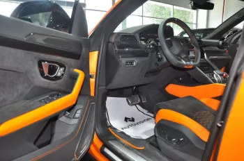 Lamborghini Urus PEARL CAPSULE EDITION - 2022 petrol automatic