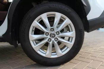 Toyota Corolla cross 1.8L Fwd 5doors hybrid 2023