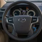 TOYOTA LANDCRUISER PRADO VXR 2023 GCC (5Y WARRANTY) - Thumbnail 8