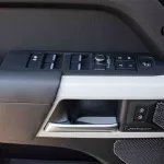 Land Rover Defender P400 SE 2023 - Thumbnail 7