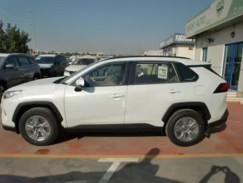 TOYOTA RAV4 , 2.5L PETROL , 4WD , Automatic transmission , Sunroof , cloth seats , rear view camera , push start , 2022MY