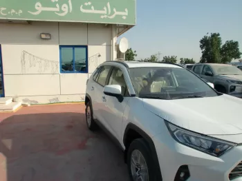 TOYOTA RAV4 , 2.5L PETROL , 4WD , Automatic transmission , Sunroof , cloth seats , rear view camera , push start , 2022MY