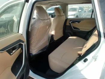 TOYOTA RAV4 , 2.5L PETROL , 4WD , Automatic transmission , Sunroof , cloth seats , rear view camera , push start , 2022MY